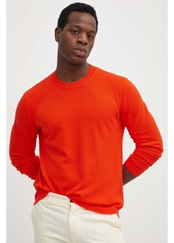 United Colors of Benetton sweter bawełniany kolor pomarańczowy lekki ze sklepu ANSWEAR.com w kategorii Swetry męskie - zdjęcie 172152893