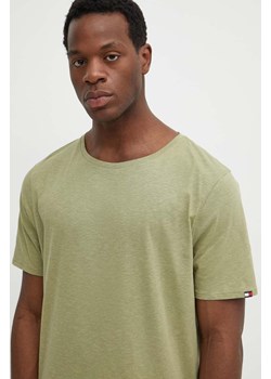 Tommy Hilfiger t-shirt z domieszką lnu kolor zielony gładki UM0UM03226 ze sklepu ANSWEAR.com w kategorii T-shirty męskie - zdjęcie 172153042
