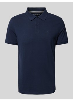 Koszulka polo w jednolitym kolorze z wyhaftowanym logo ze sklepu Peek&Cloppenburg  w kategorii T-shirty męskie - zdjęcie 172155331