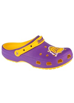 Klapki Crocs Classic Nba La Lakers Clog 208650-75Y fioletowe ze sklepu ButyModne.pl w kategorii Klapki męskie - zdjęcie 172156532