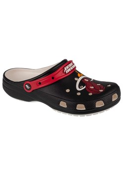 Klapki Crocs Classic Nba Miami Heats Clog 208861-001 czarne czarne ze sklepu ButyModne.pl w kategorii Klapki męskie - zdjęcie 172156534