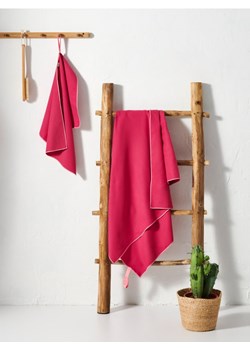 Sinsay - Ręcznik szybkoschnący - różowy ze sklepu Sinsay w kategorii Ręczniki - zdjęcie 172162230