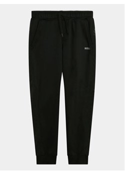 Boss Spodnie dresowe J50755 M Czarny Regular Fit ze sklepu MODIVO w kategorii Spodnie chłopięce - zdjęcie 172178261