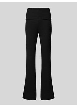 Spodnie o rozkloszowanym kroju w jednolitym kolorze model ‘LINA’ ze sklepu Peek&Cloppenburg  w kategorii Jeansy damskie - zdjęcie 172182620