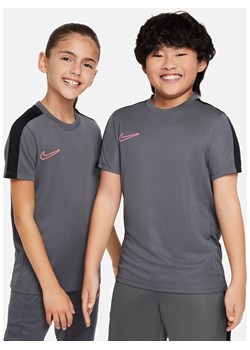 Dziecięca koszulka piłkarska Nike Dri-FIT Academy23 - Szary ze sklepu Nike poland w kategorii T-shirty chłopięce - zdjęcie 172184622