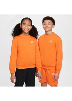 Bluza dresowa dla dużych dzieci Nike Sportswear Club Fleece - Pomarańczowy ze sklepu Nike poland w kategorii Bluzy chłopięce - zdjęcie 172184632