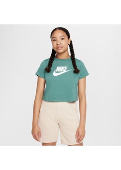 Krótki T-shirt dla dużych dzieci (dziewcząt) Nike Sportswear - Zieleń ze sklepu Nike poland w kategorii Bluzki dziewczęce - zdjęcie 172184661