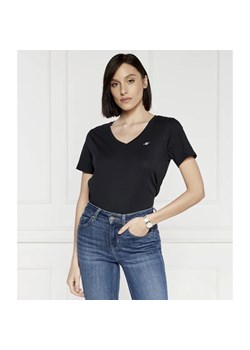 Gant T-shirt REG SHIELD SS V-NECK T-SHIRT | Slim Fit ze sklepu Gomez Fashion Store w kategorii Bluzki damskie - zdjęcie 172186062