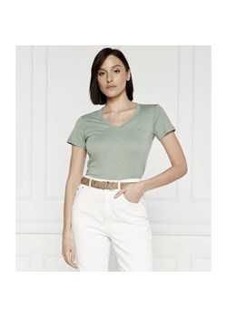 GUESS T-shirt SS VN SLUBBY | Regular Fit ze sklepu Gomez Fashion Store w kategorii Bluzki damskie - zdjęcie 172186064