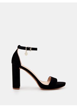 Mohito - Czarne sandały na słupku - czarny ze sklepu Mohito w kategorii Sandały damskie - zdjęcie 172189501