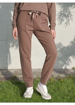 Sinsay - Spodnie dresowe - brązowy ze sklepu Sinsay w kategorii Spodnie damskie - zdjęcie 172191541