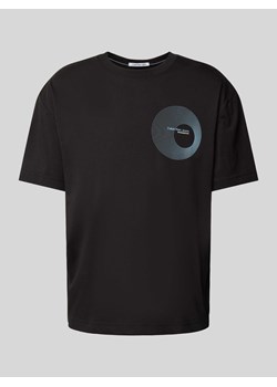 T-shirt z nadrukowanym motywem i logo model ‘CIRCLE FREQUENCY’ ze sklepu Peek&Cloppenburg  w kategorii T-shirty męskie - zdjęcie 172195390