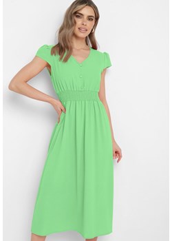 Zielona Rozkloszowana Sukienka z Gumką w Pasie Ozdobiona Guzikami Timaxre ze sklepu Born2be Odzież w kategorii Sukienki - zdjęcie 172198392