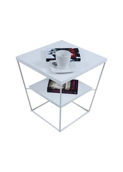 Biały kwadratowy stolik kawowy z półką - Arakin 5X ze sklepu Edinos.pl w kategorii Stoliki kawowe - zdjęcie 172221714
