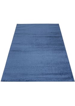 Ciemnoniebieski jednokolorowy dywan do salonu - Kavo 3X ze sklepu Edinos.pl w kategorii Dywany - zdjęcie 172222510