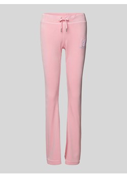 Spodnie dresowe z wyhaftowanym logo ze sklepu Peek&Cloppenburg  w kategorii Spodnie damskie - zdjęcie 172238334