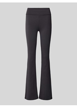 Spodnie materiałowe o rozkloszowanym kroju z elastycznym pasem ze sklepu Peek&Cloppenburg  w kategorii Spodnie damskie - zdjęcie 172238634