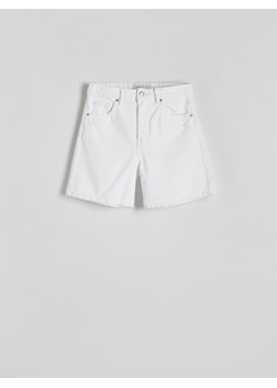 Reserved - Jeansowe szorty z przetarciami - biały ze sklepu Reserved w kategorii Szorty - zdjęcie 172242011