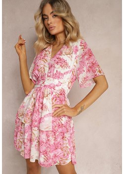 Różowa Sukienka Rozkloszowana w Kwiaty z Trójkątnym Dekoltem i Gumką w Pasie Qrinna ze sklepu Renee odzież w kategorii Sukienki - zdjęcie 172242760