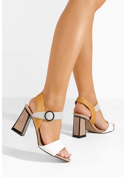 Białe sandały na słupku Emina V2 ze sklepu Zapatos w kategorii Sandały damskie - zdjęcie 172249474