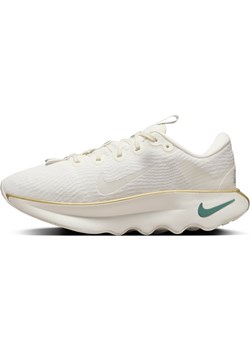 Damskie buty do chodzenia Nike Motiva - Biel ze sklepu Nike poland w kategorii Buty sportowe damskie - zdjęcie 172249814