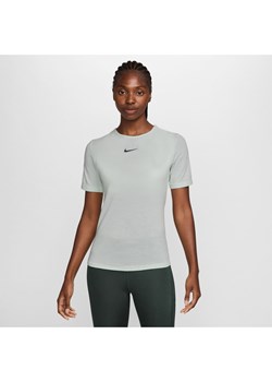 Damska koszulka z krótkim rękawem do biegania Dri-FIT Nike Swift Wool - Zieleń ze sklepu Nike poland w kategorii Bluzki damskie - zdjęcie 172249824