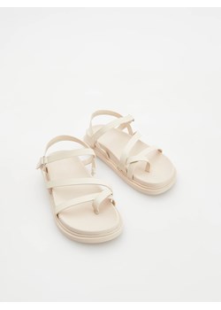 Reserved - Sandały z imitacji skóry - kremowy ze sklepu Reserved w kategorii Sandały dziecięce - zdjęcie 172270054