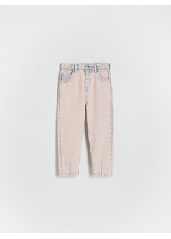 Reserved - Jeansy half baggy z efektem sprania - różowy ze sklepu Reserved w kategorii Spodnie i półśpiochy - zdjęcie 172270353