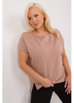Bawełniana bluzka plus size z naszywką ciemno beżowa ze sklepu 5.10.15 w kategorii Bluzki damskie - zdjęcie 172272653