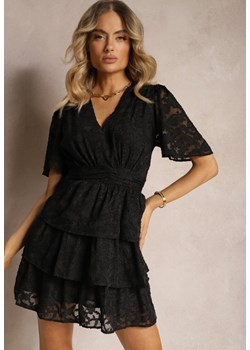 Czarna Sukienka o Rozkloszowanym Kroju z Dekoltem w Serek i Falbankami Drapia ze sklepu Renee odzież w kategorii Sukienki - zdjęcie 172278703