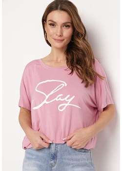 Ciemnoróżowy Wiskozowy T-shirt Koszulka z Rękawami Typu Nietoperz z Ozdobnym Napisem Comalita ze sklepu Born2be Odzież w kategorii Bluzki damskie - zdjęcie 172284470