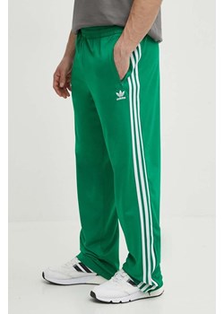 adidas Originals spodnie dresowe kolor zielony z aplikacją IU0768 ze sklepu PRM w kategorii Spodnie męskie - zdjęcie 172285020