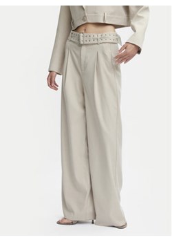 Gestuz Spodnie materiałowe Editha 10908856 Beżowy Relaxed Fit ze sklepu MODIVO w kategorii Spodnie damskie - zdjęcie 172288384