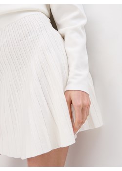 Mohito - Dzianinowa spódnica mini - biały ze sklepu Mohito w kategorii Spódnice - zdjęcie 172289872