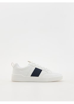 Reserved - Klasyczne sneakersy - biały ze sklepu Reserved w kategorii Buty sportowe męskie - zdjęcie 172290411