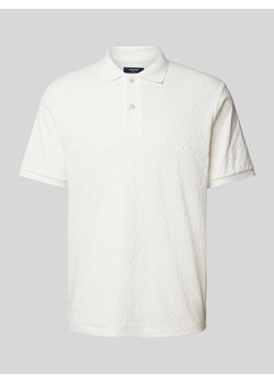 Kołnierzyk polo z fakturowanym wzorem model ‘CLIFF’ ze sklepu Peek&Cloppenburg  w kategorii T-shirty męskie - zdjęcie 172292601