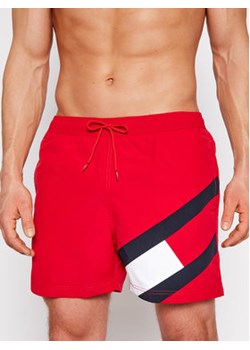 Tommy Hilfiger Szorty kąpielowe UM0UM02048 Czerwony Slim Fit ze sklepu MODIVO w kategorii Kąpielówki - zdjęcie 172293963