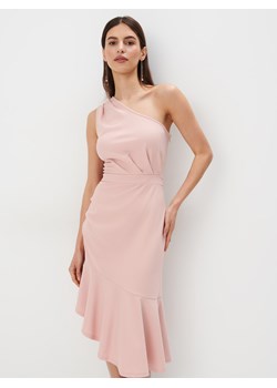 Mohito - Sukienka midi na jedno ramię - różowy ze sklepu Mohito w kategorii Sukienki - zdjęcie 172302681