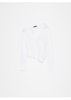 Mohito - Bluzka z asymetrycznym dekoltem - biały ze sklepu Mohito w kategorii Bluzki damskie - zdjęcie 172302903