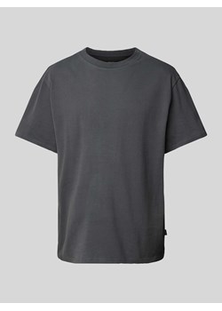 T-shirt z prążkowanym,okrągłym dekoltem model ‘HARVEY’ ze sklepu Peek&Cloppenburg  w kategorii T-shirty męskie - zdjęcie 172309140