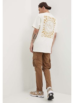 Vans t-shirt bawełniany męski kolor beżowy z nadrukiem ze sklepu ANSWEAR.com w kategorii T-shirty męskie - zdjęcie 172315474
