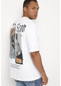 Biała Koszulka Bawełniana z Dużym Nadrukiem na Plecach Ircia ze sklepu Born2be Odzież w kategorii T-shirty męskie - zdjęcie 172326294