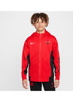 Bluza z kapturem i zamkiem na całej długości dla dużych dzieci Nike Dri-FIT NBA Chicago Bulls Showtime - Czerwony ze sklepu Nike poland w kategorii Bluzy chłopięce - zdjęcie 172330180