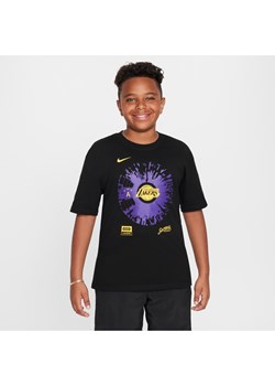 T-shirt dla dużych dzieci (chłopców) Nike NBA Max90 Los Angeles Lakers Courtside - Czerń ze sklepu Nike poland w kategorii T-shirty chłopięce - zdjęcie 172330203