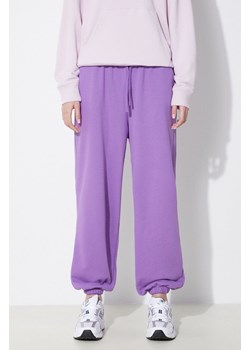 Puma spodnie dresowe bawełniane BETTER CLASSIC kolor fioletowy gładkie 624233 ze sklepu PRM w kategorii Spodnie damskie - zdjęcie 172333594