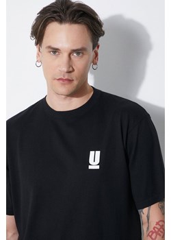 Undercover t-shirt bawełniany męski kolor czarny z nadrukiem UB0D3803 ze sklepu PRM w kategorii T-shirty męskie - zdjęcie 172333963