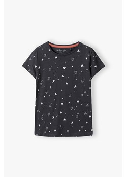 Szary t-shirt dla dziewczynki ozdobiony białymi serduszkami ze sklepu 5.10.15 w kategorii Bluzki dziewczęce - zdjęcie 172338513