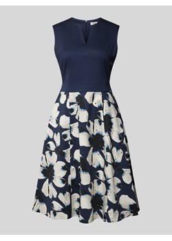 Sukienka o długości do kolan z kwiatowym wzorem ze sklepu Peek&Cloppenburg  w kategorii Sukienki - zdjęcie 172338852