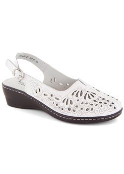 Skórzane komfortowe sandały damskie pełne ażurowe białe T.Sokolski L24-27 ze sklepu ButyModne.pl w kategorii Sandały damskie - zdjęcie 172346461
