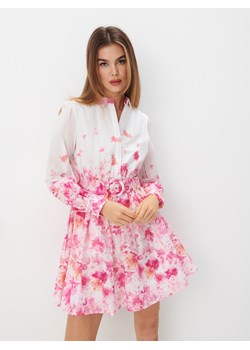 Mohito - Koszulowa sukienka mini w kwiaty - pastelowy różowy ze sklepu Mohito w kategorii Sukienki - zdjęcie 172355920